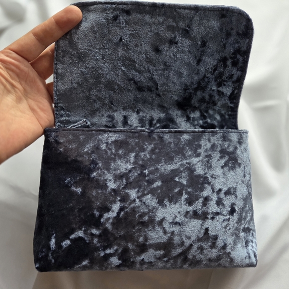 Chic Velvet Clutch Cosmetic Purse in Grey Blue Cle de peau beaute - Picture 7 of 13